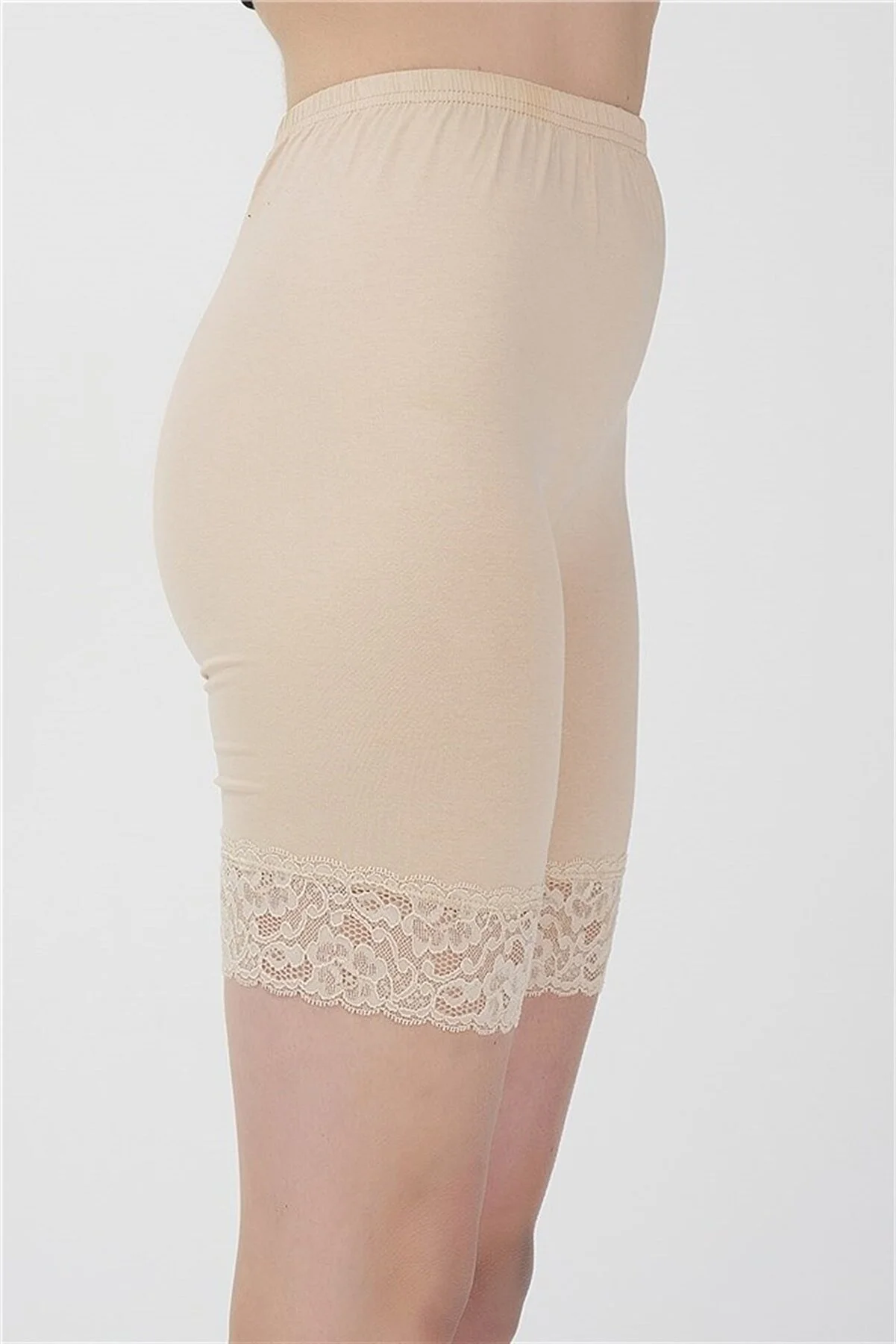 Bermuda avec dentelle 8030 – Image 2