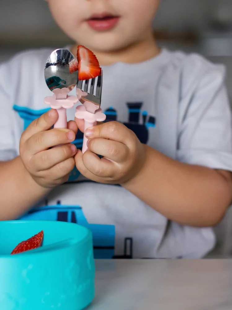 Ensemble de couverts ergonomiques en inox gris – Image 4