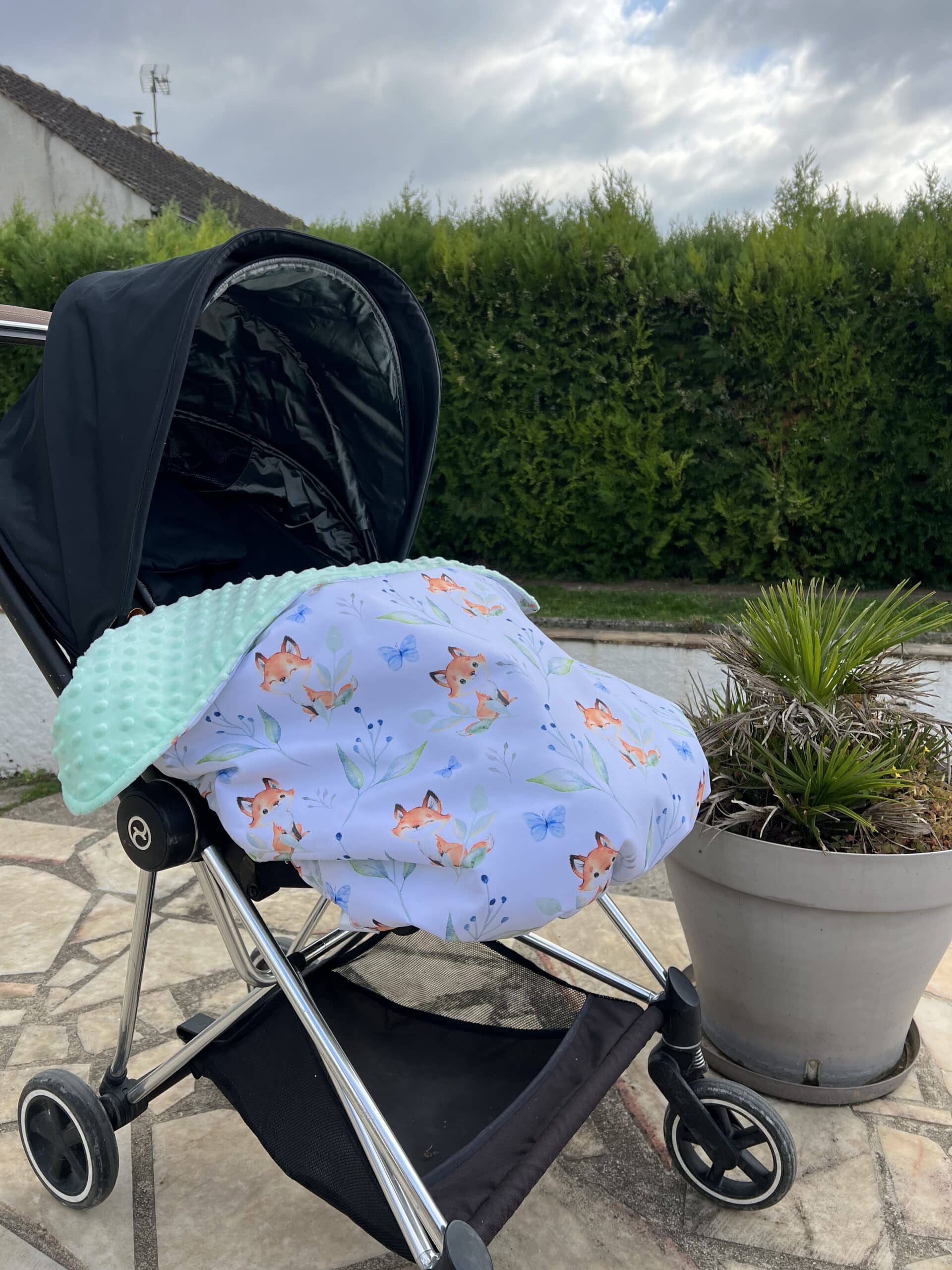 Couverture imperméable pour poussettes à personnaliser