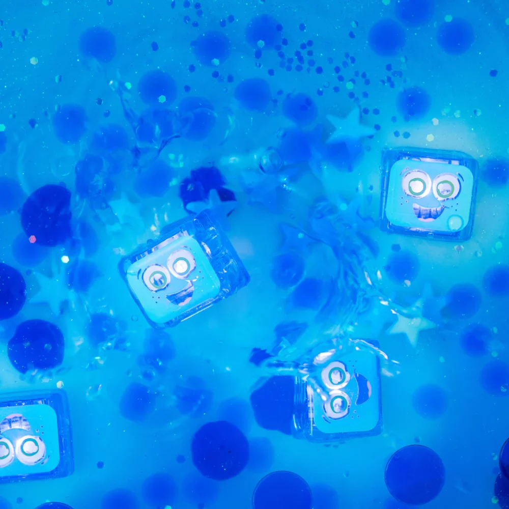 Cubes de bain lumineux avec personnage Blair – Image 2